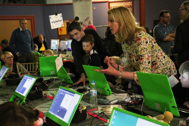 leading a community workshop using raspberry pi computers at makefest event in leeds april 2017